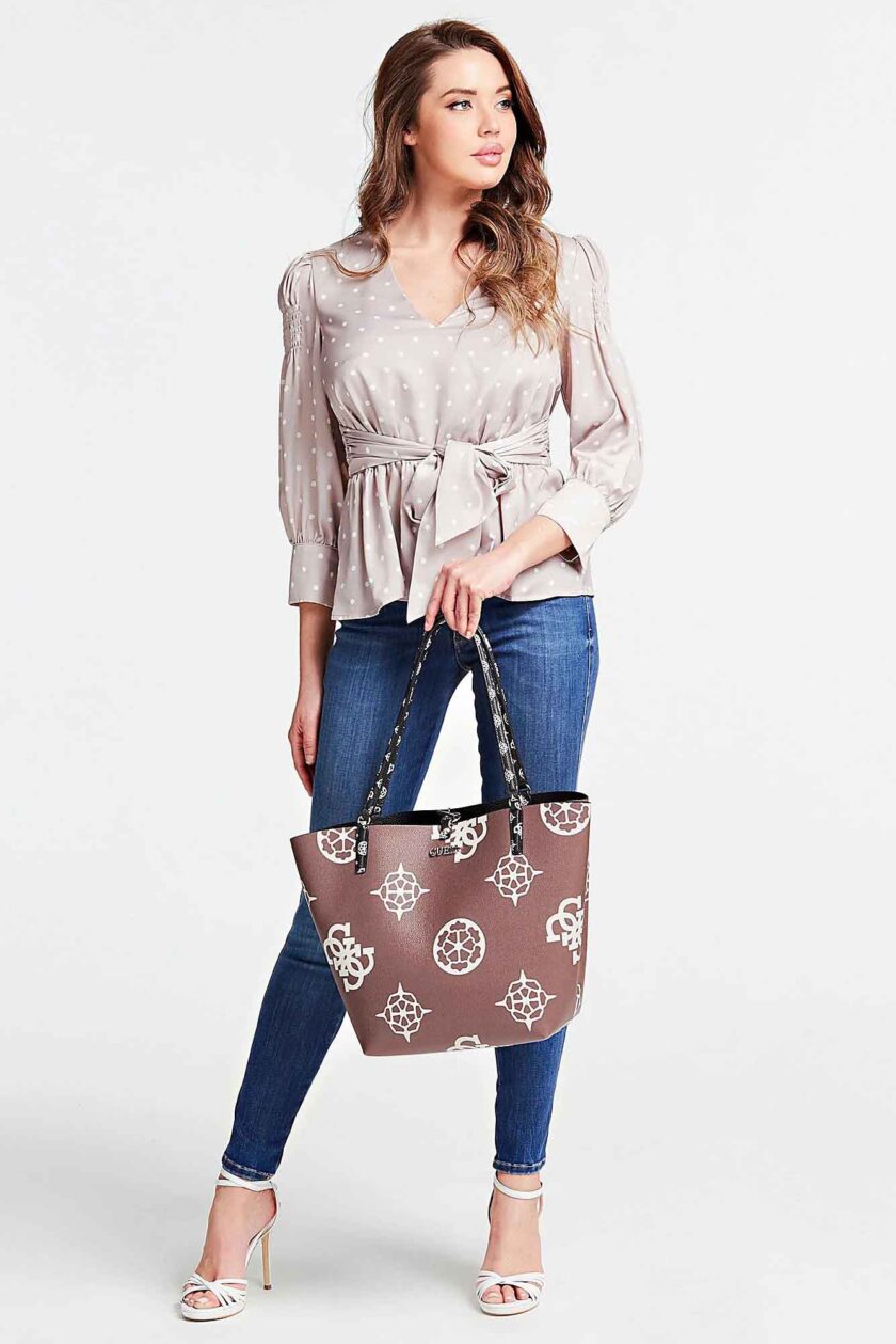 Bolso de la marca Guess Acc Marron