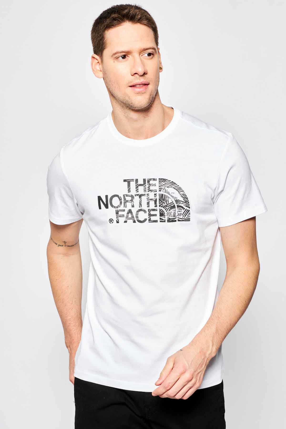 Camiseta da marca The North Face na cor branca para homemcamiseta the north  face brasil 