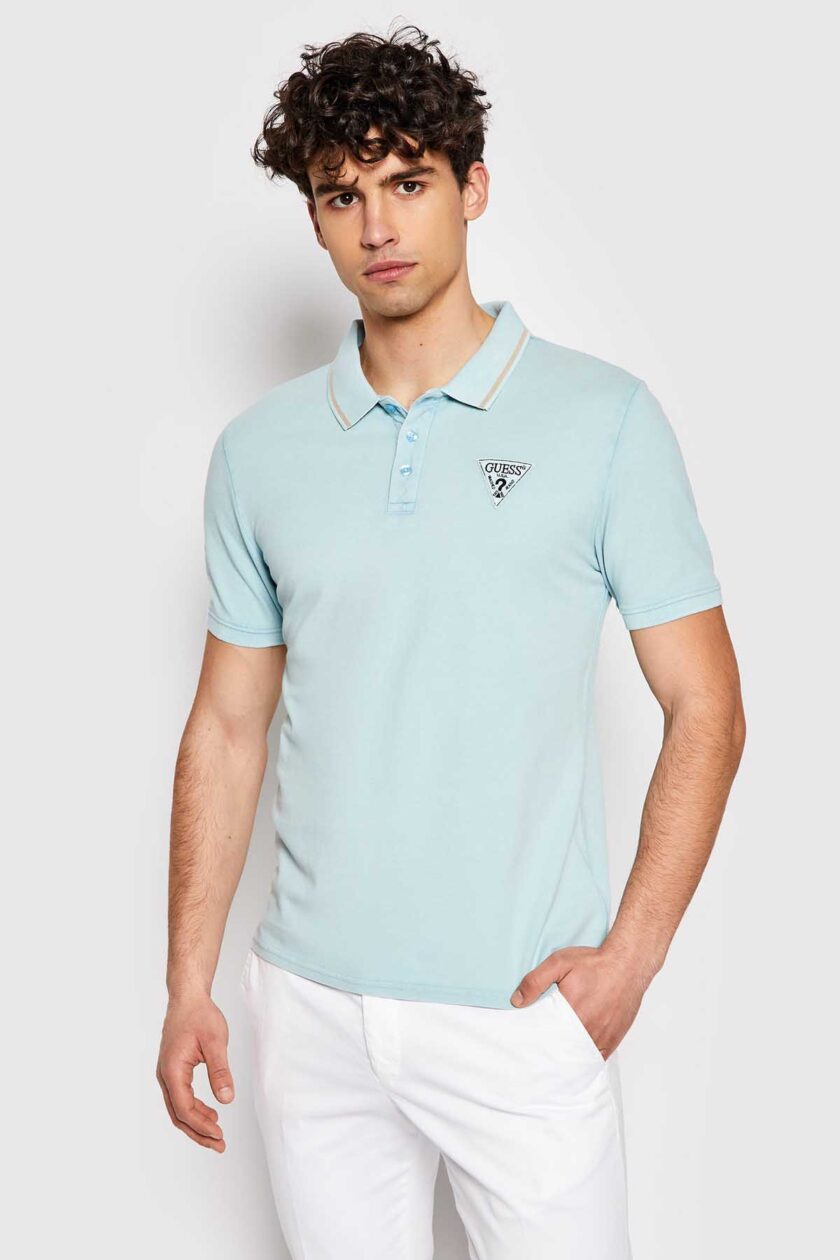 Polo de la marca Guess Jeans Celeste