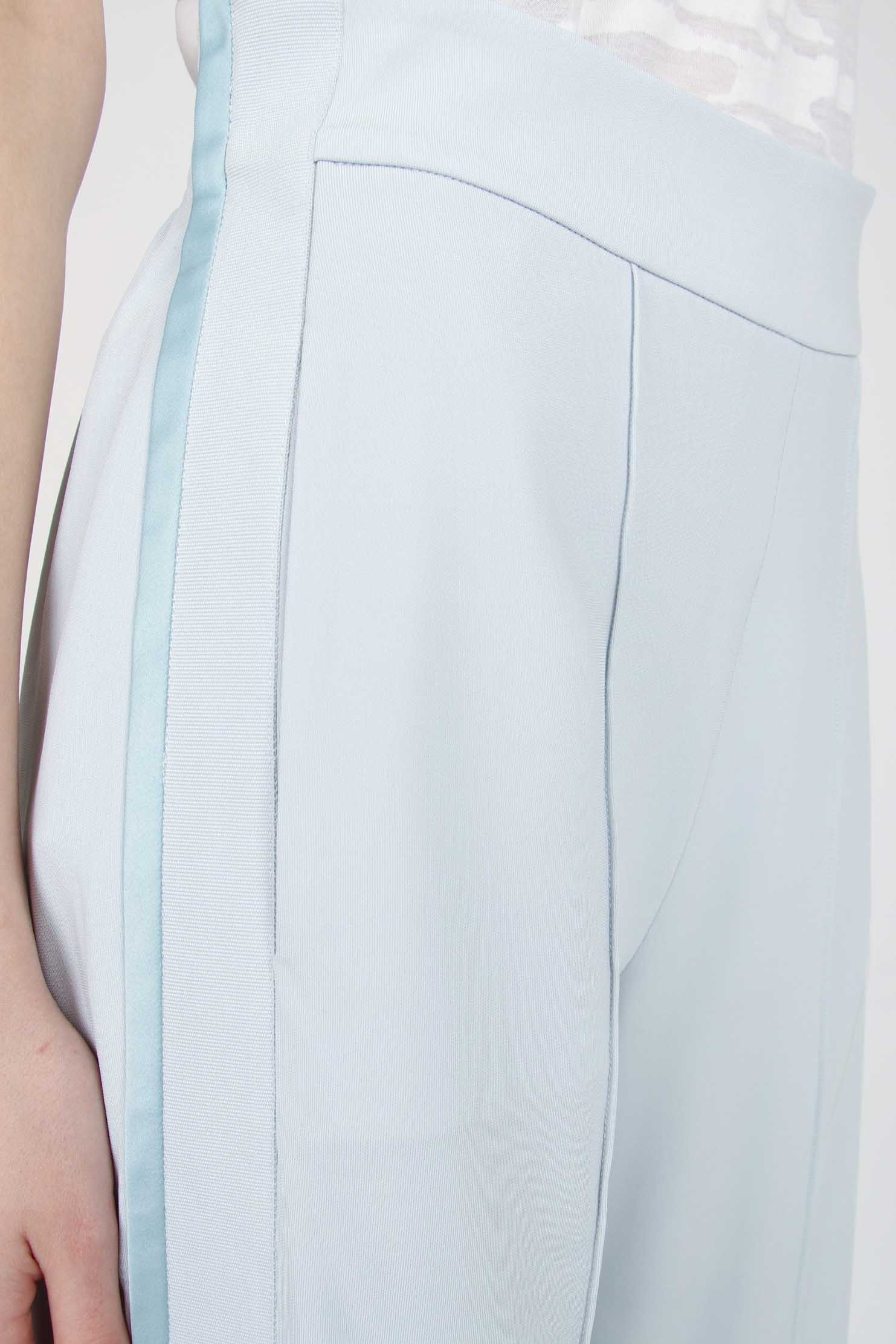 Pantalón de la marca Emporio Armani Celeste