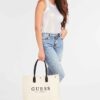 HWCB78292302 Bolso de la marca Guess Accesorios Beige