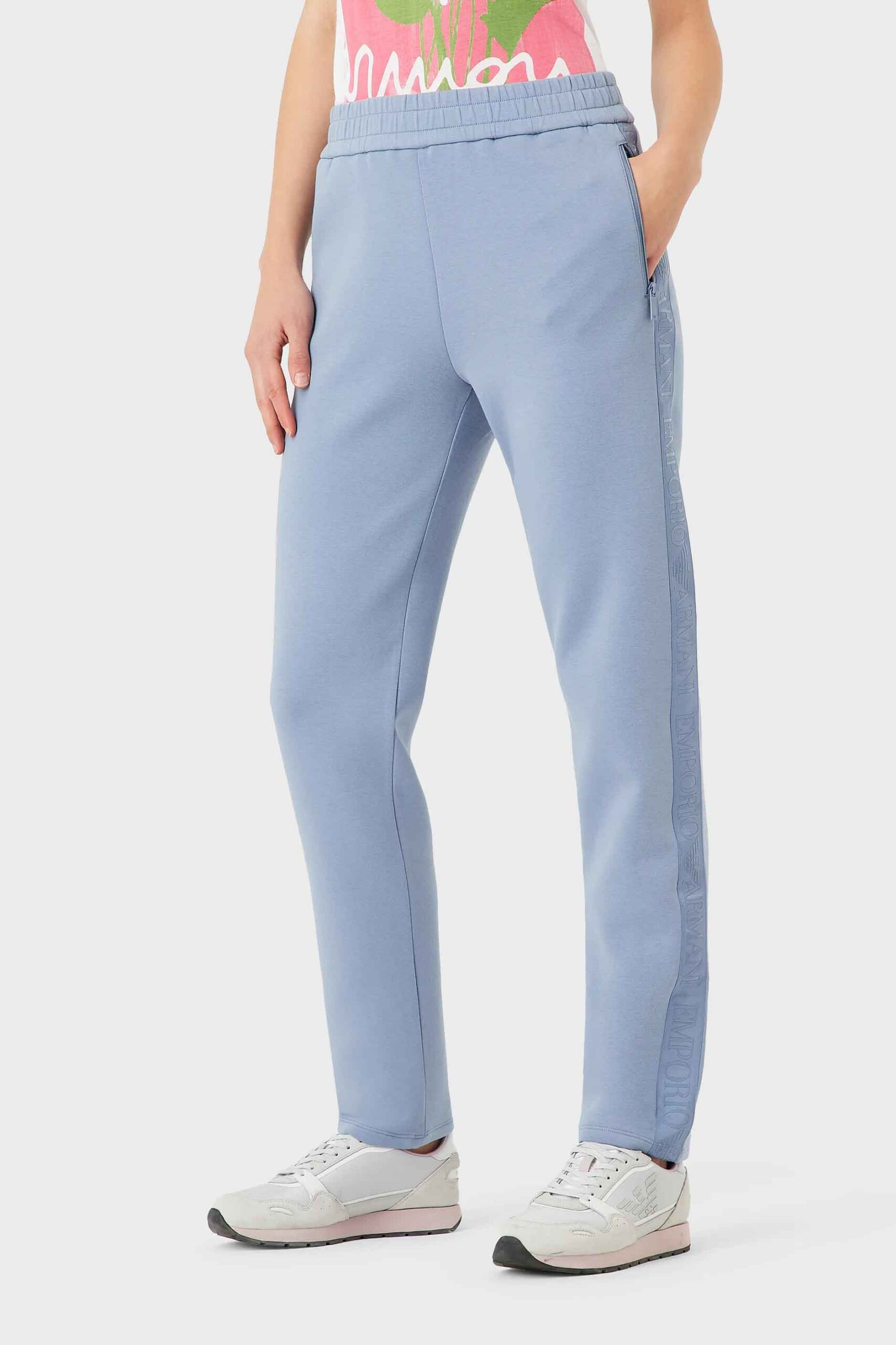 Pantalón de la marca Emporio Armani Celeste