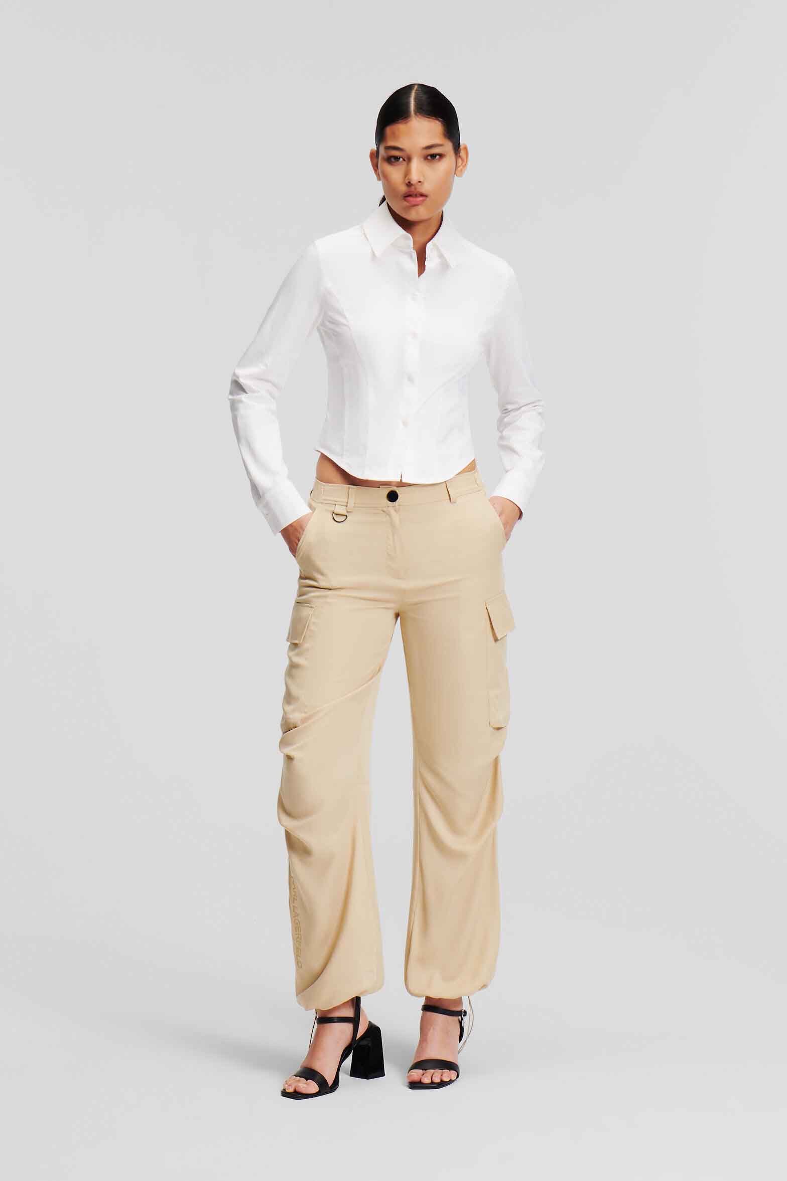 Pantalón de la marca Karl Lagerfeld Beige