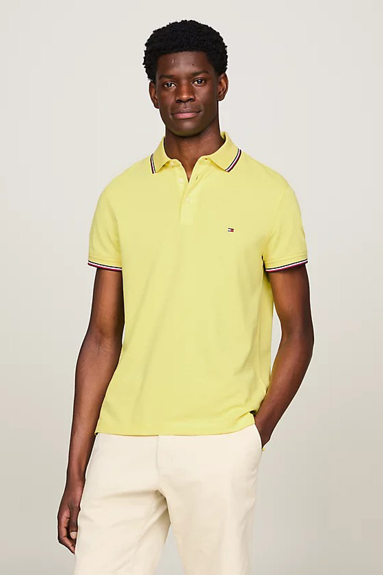 de la marca Tommy Hilfiger Amarillo