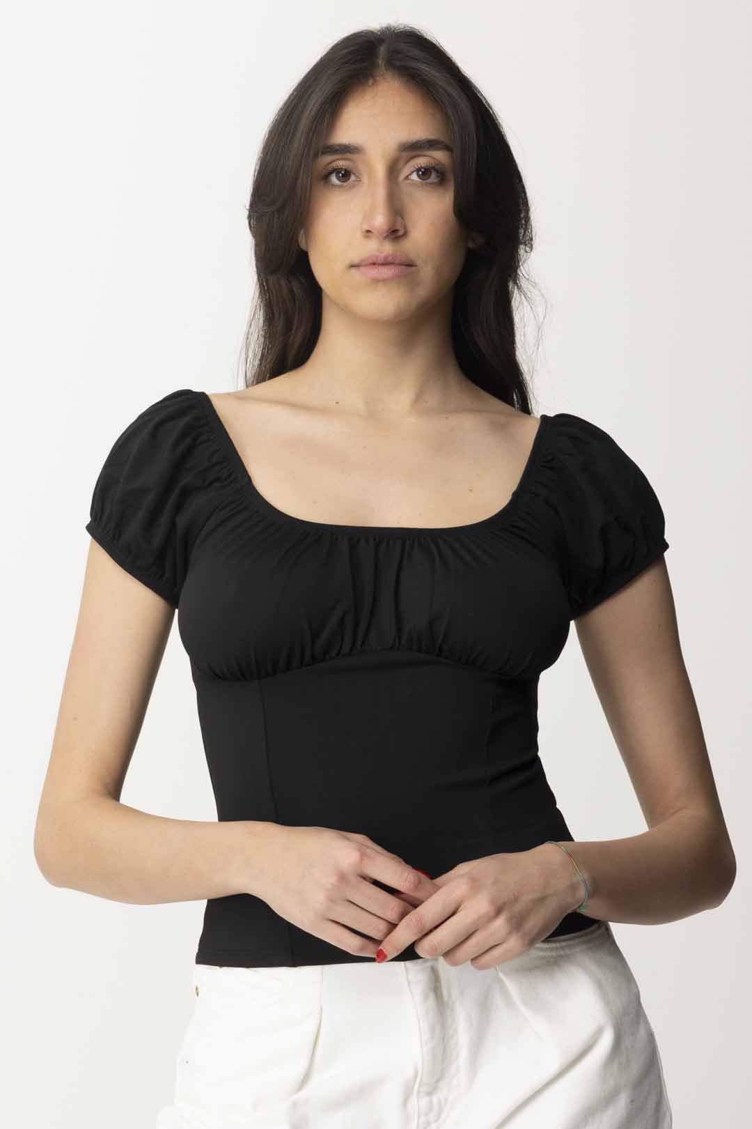 W4GP30KC7M0 Top de la marca Guess Jeans Negro