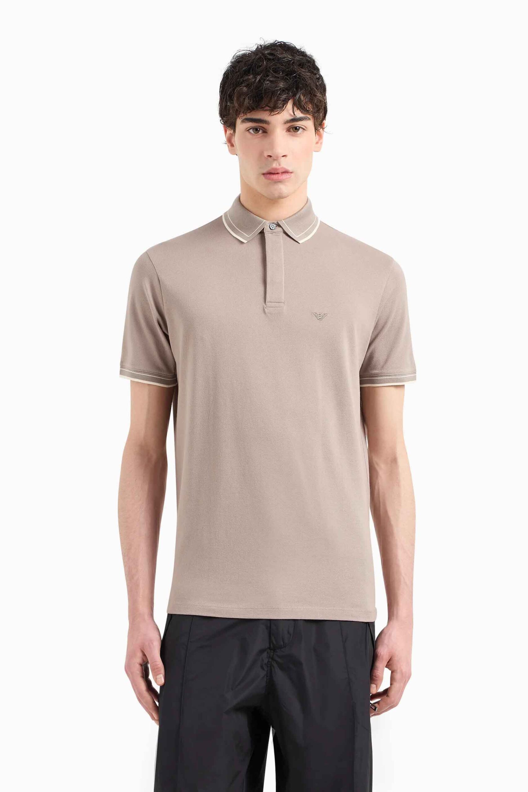 de la marca Emporio Armani Marrón