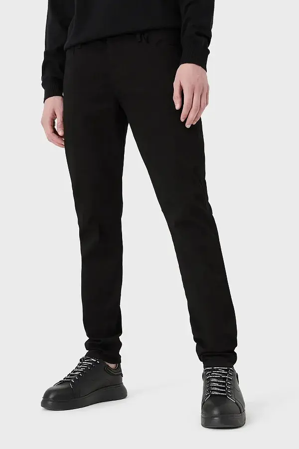 Pantalón de la marca Emporio Armani Negro