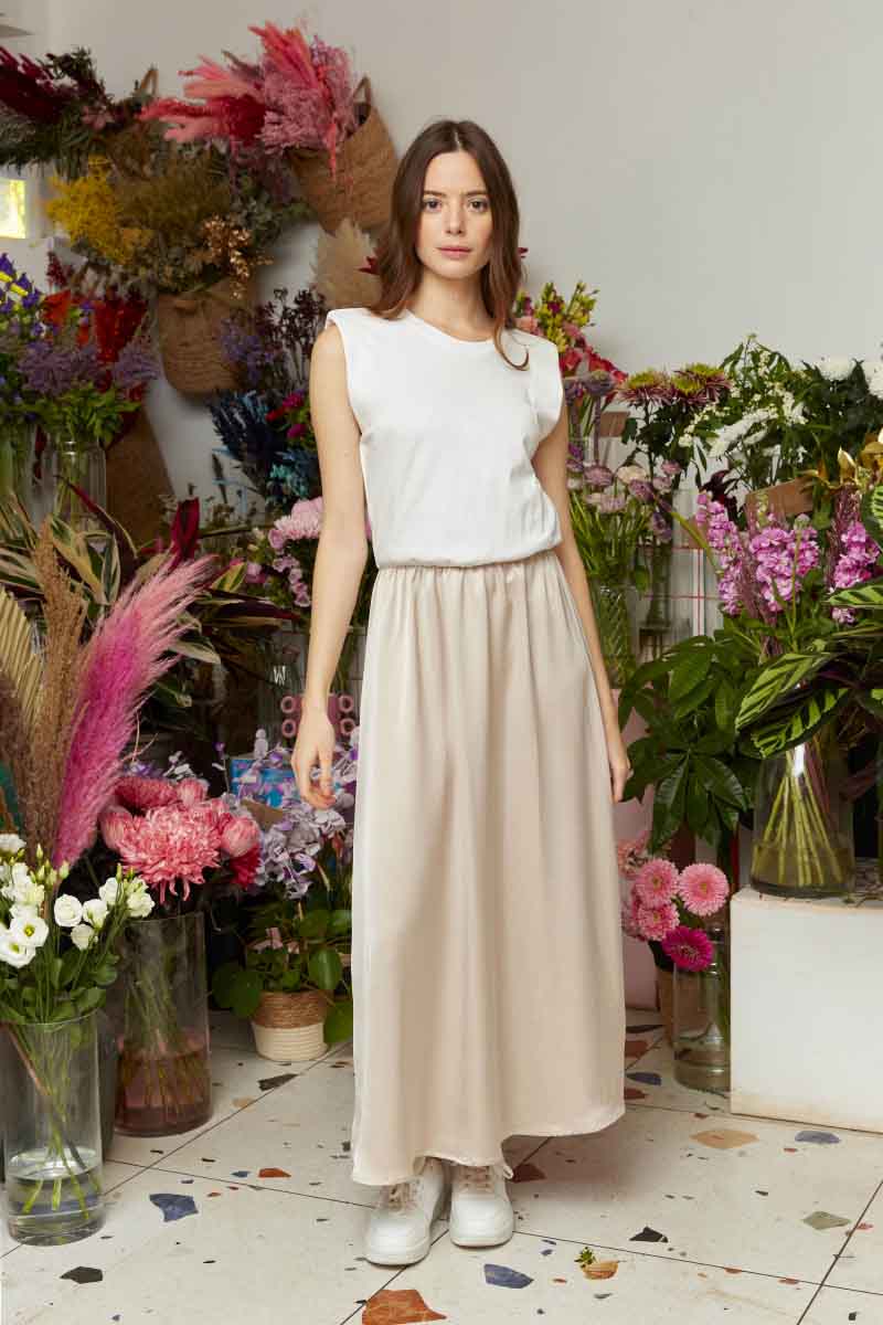 Vestido de la marca Elli White Beige