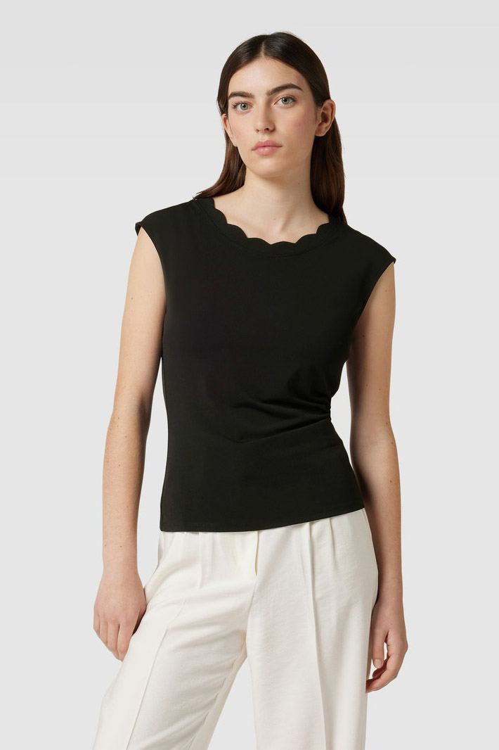 Top de la marca Marciano Negro