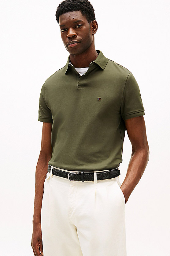 Polo de la marca Tommy Hilfiger Militar