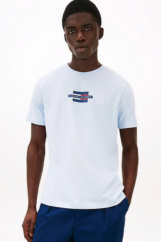Camiseta de la marca Tommy Hilfiger Celeste