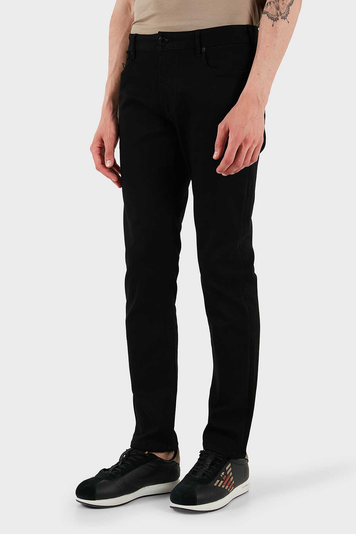 Pantalón de la marca Emporio Armani Negro