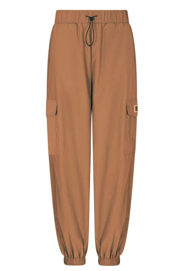 Pantalón de la marca EA7 Marrón