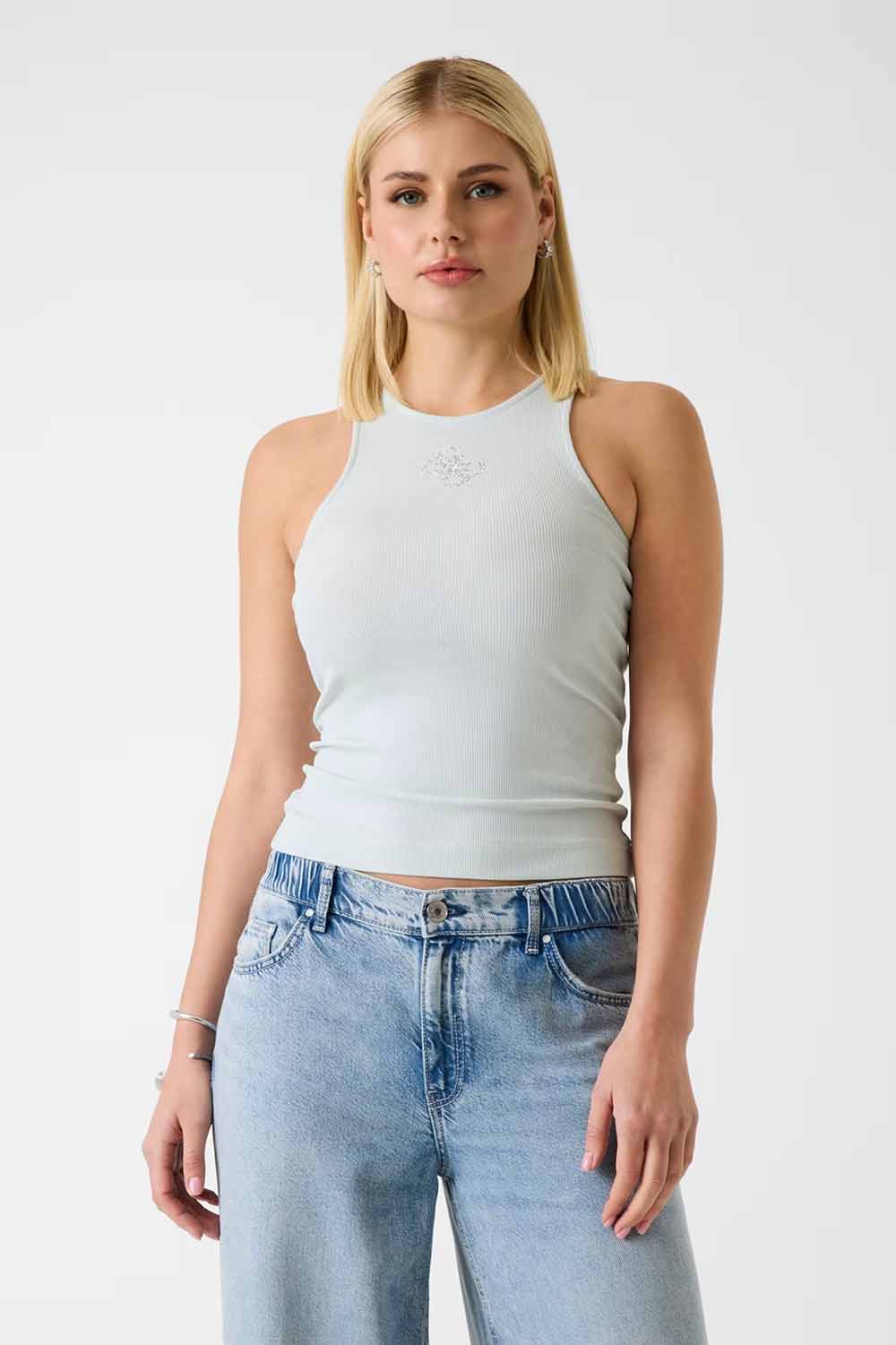 Top de la marca Guess Jeans Celeste