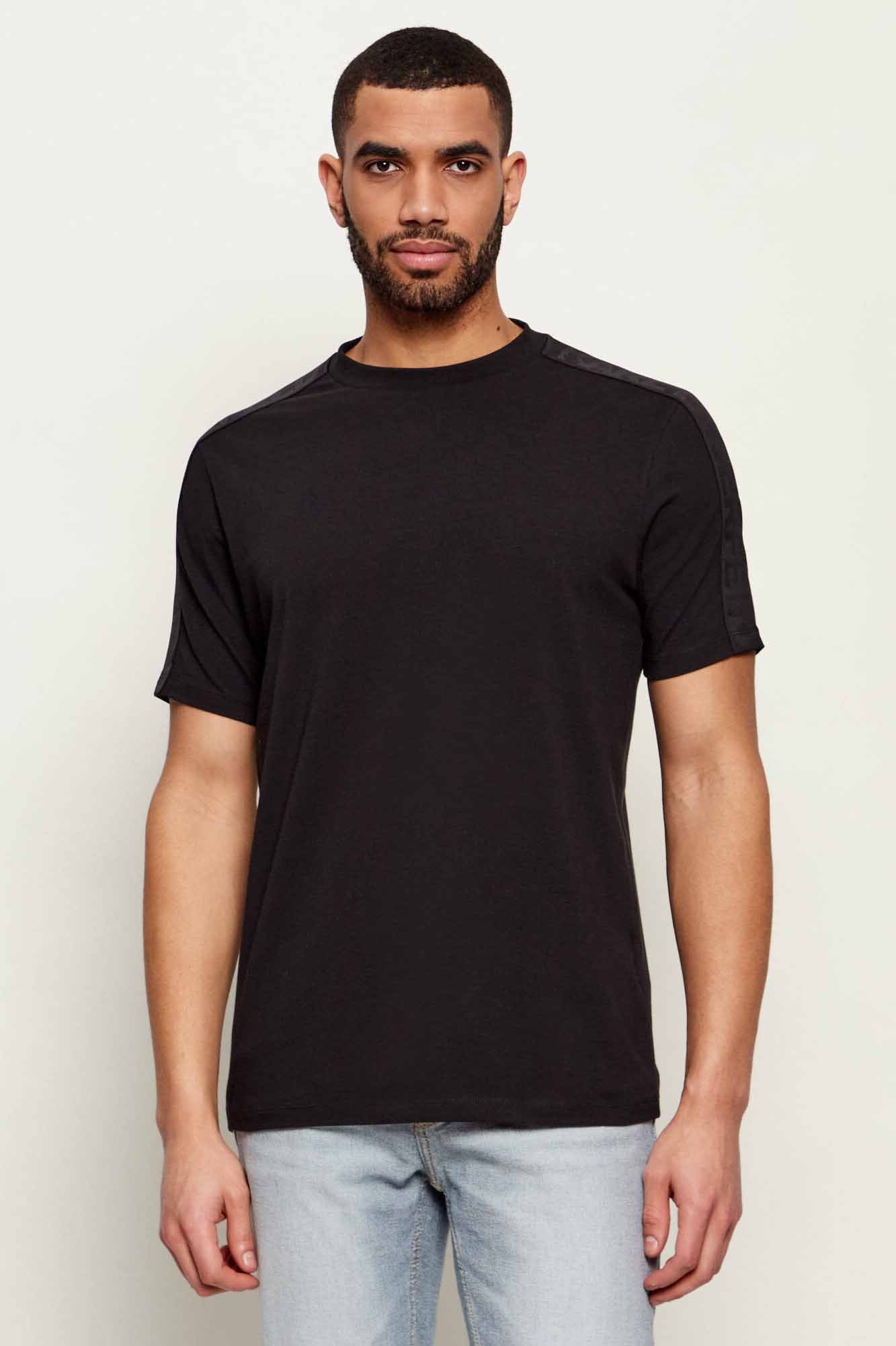 Camiseta de la marca Karl Lagerfeld Negro