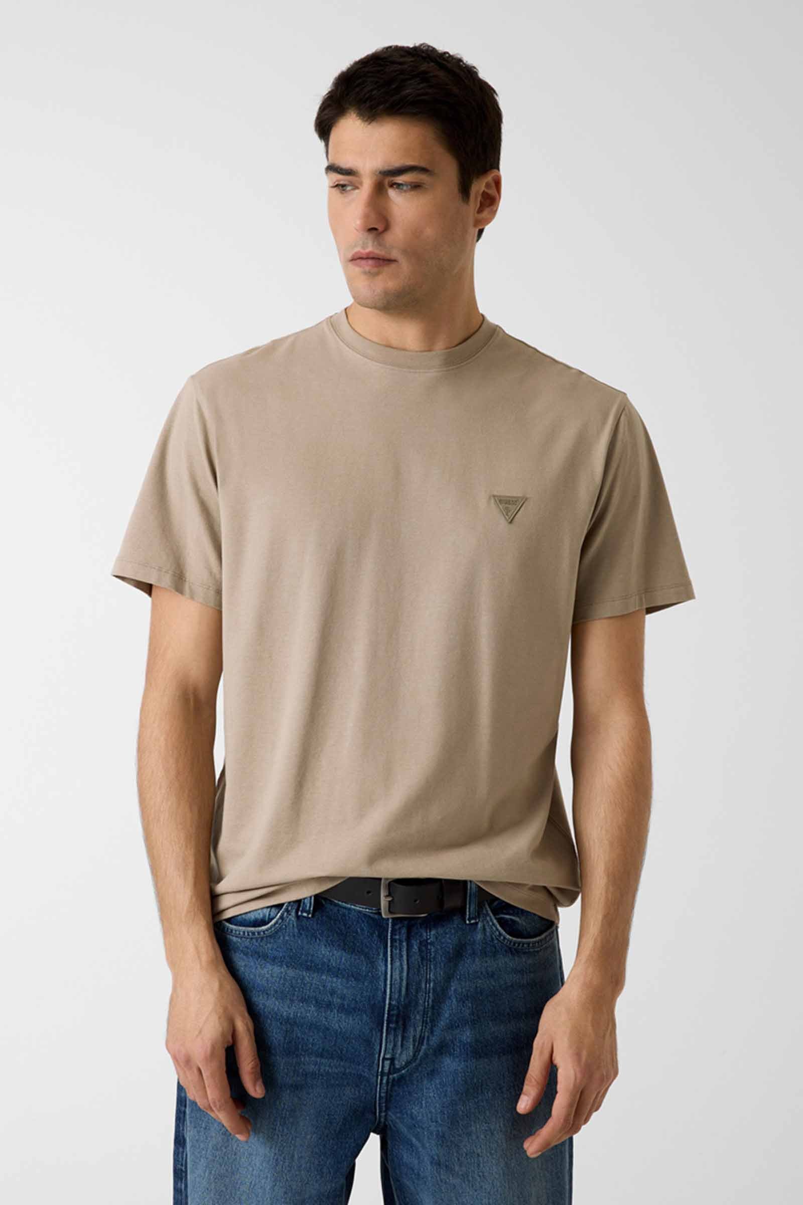 Camiseta de la marca Guess Jeans Marrón