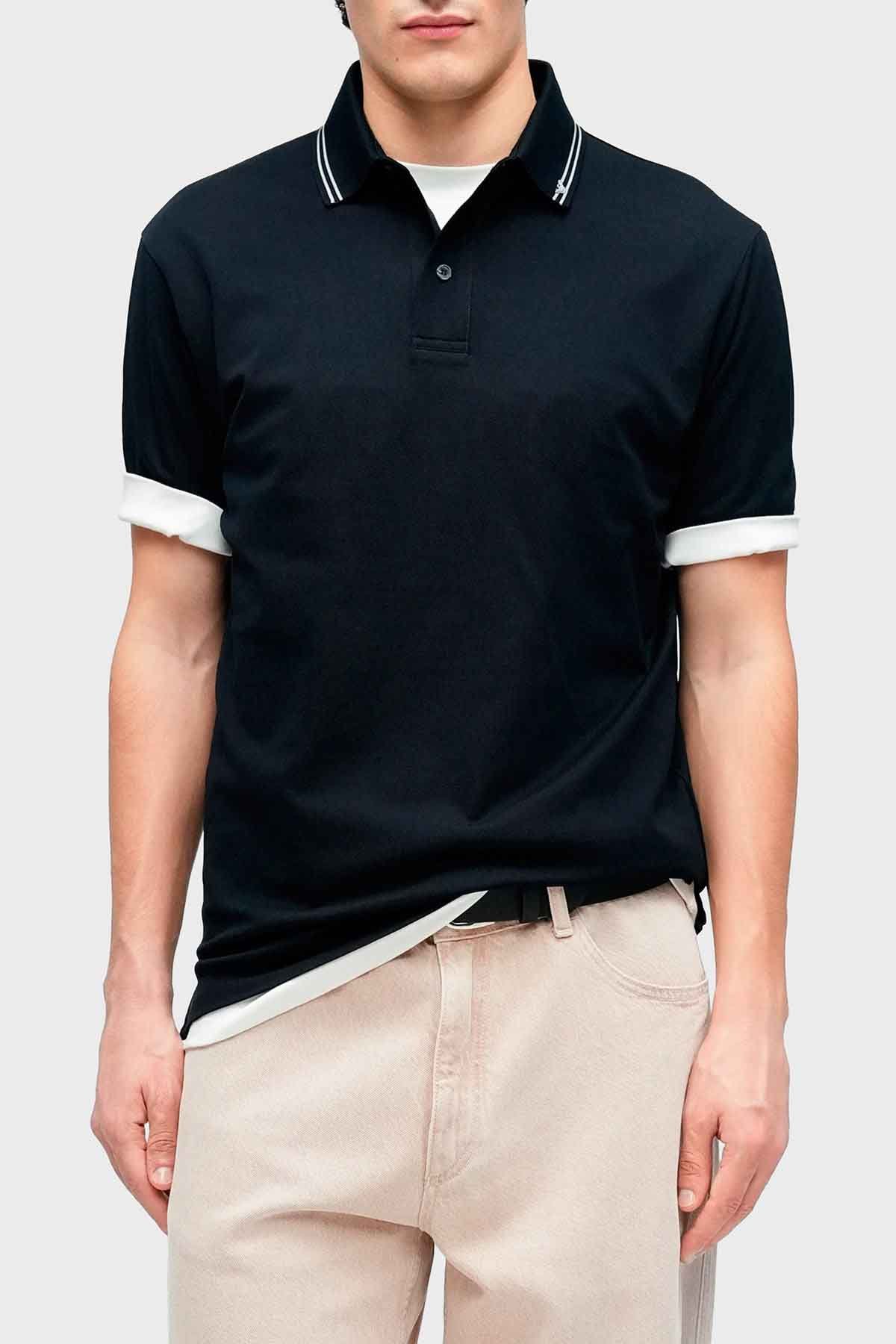 de la marca Emporio Armani Azul Marino