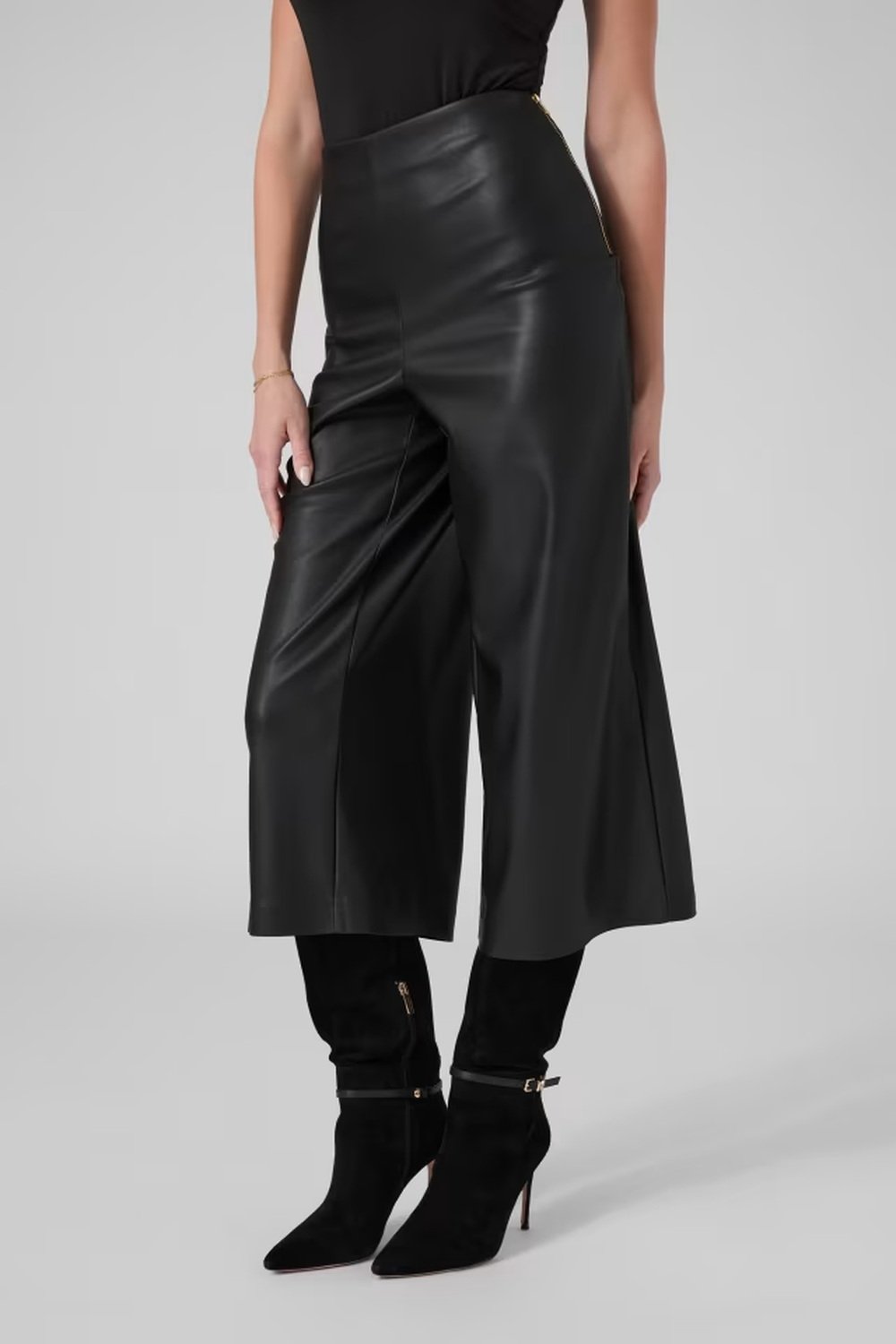Pantalón de la marca Marciano Negro