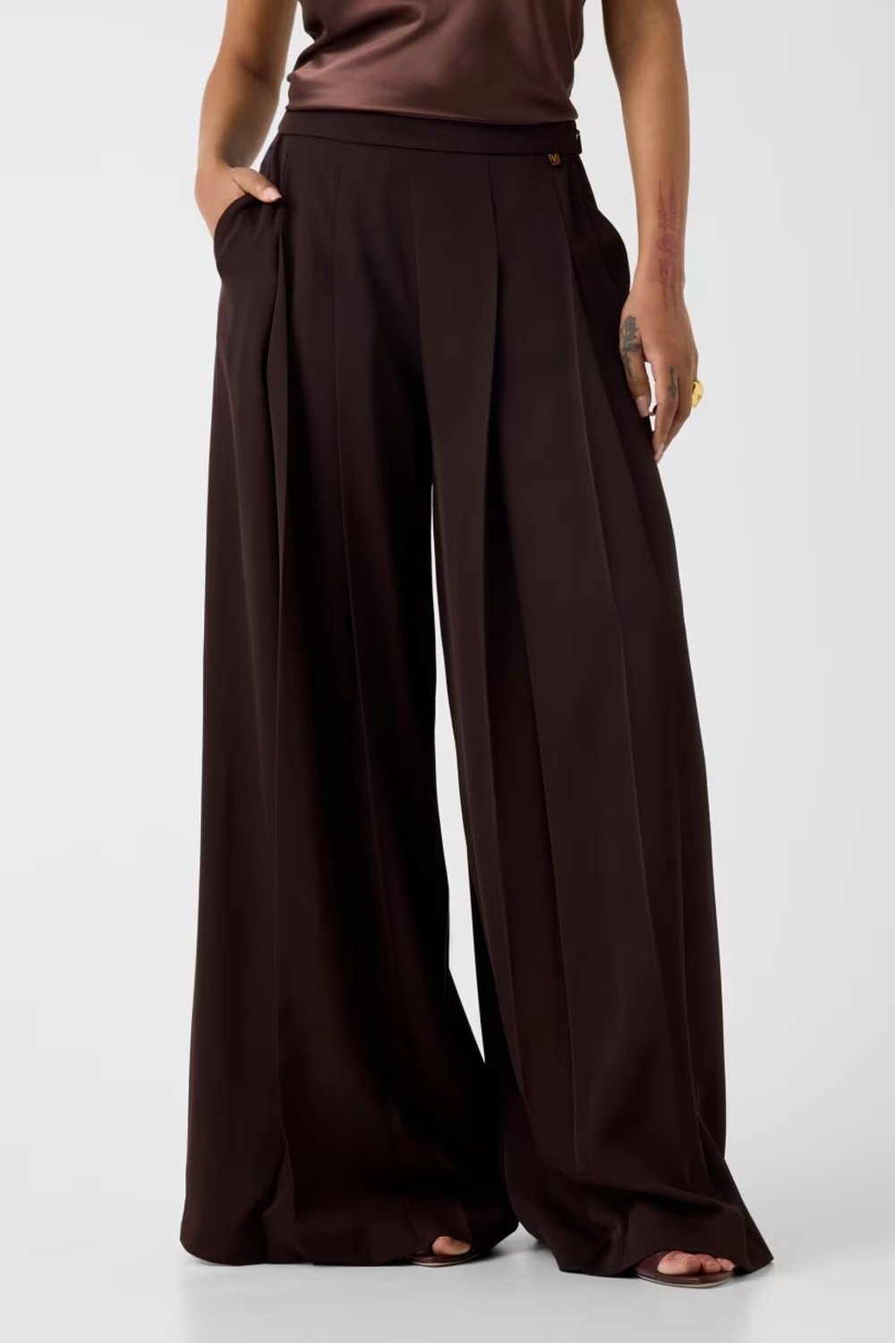 Pantalón de la marca Marciano Marrón